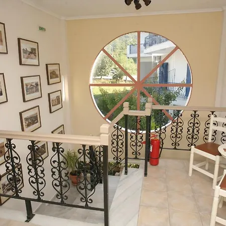 מלון דירות Anatoli Polichrono 3*